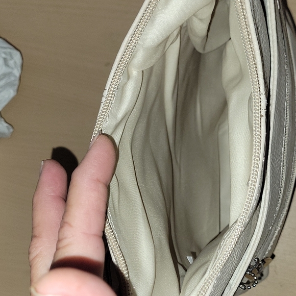 Large cream leather cowhide crossbody purse. - Picture 10 of 10